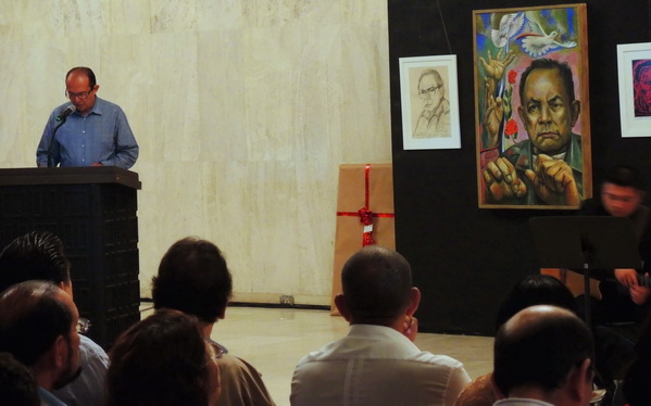 2015 Managua, Teatro Rubén Darío, Salón de los Cristales, Luis Morales Alonso a la  presentación del libro “POESIA CLANDESTINA REUNIDA” de Tomas Borge Martínez
