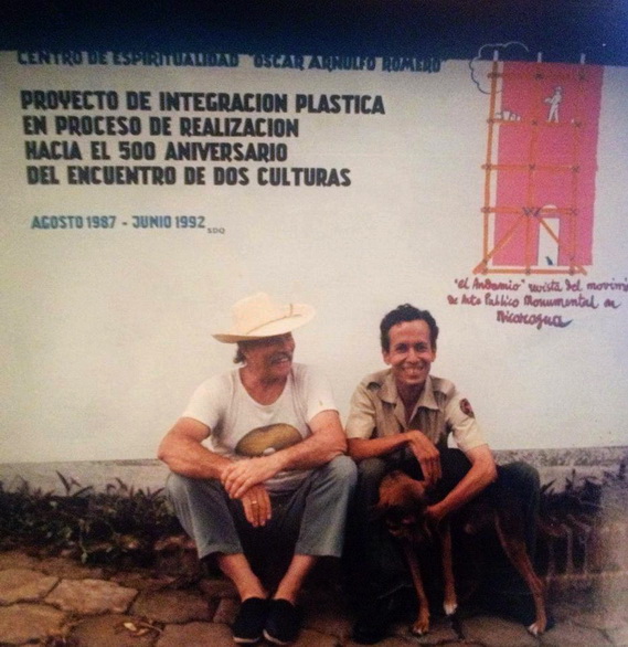 El maestro italiano Aurelio C. con su alumno policia Jorge Silvio Muniz Franco