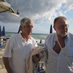 5 agosto, Capalbio - Gianni Rivera e Claudio Petruccioli al mare all'Ultima spiaggia