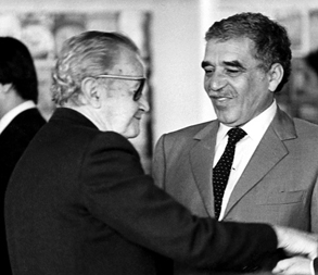 Con Gabriel García Márquez, c. 1982. Foto de Rafael López Castro. © AJR.