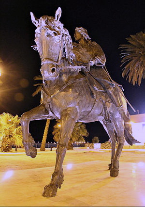 Salvatore Lovaglio, RE MANFREDI, 2015, statua equestre in bronzo, Manfredonia