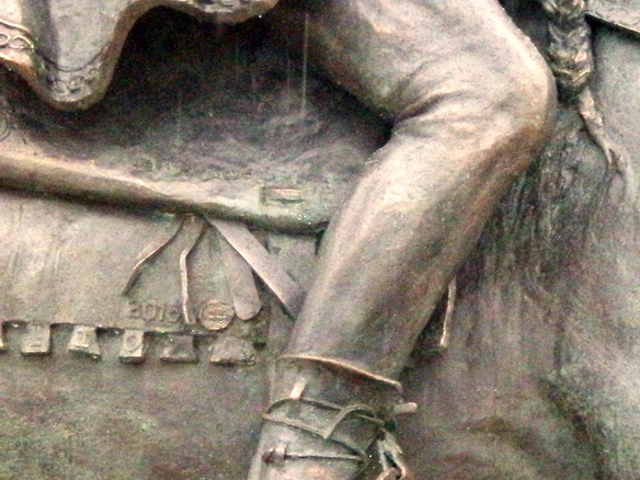 Salvatore Lovaglio, RE MANFREDI, 2015, statua equestre in bronzo, Manfredonia, DETTAGLIO
