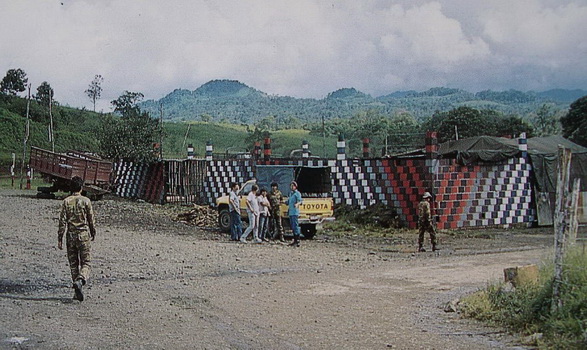 Los muros de la cocina del BLI MAO y la legendaria camioneta amarilla de la ENAPUM-DAS